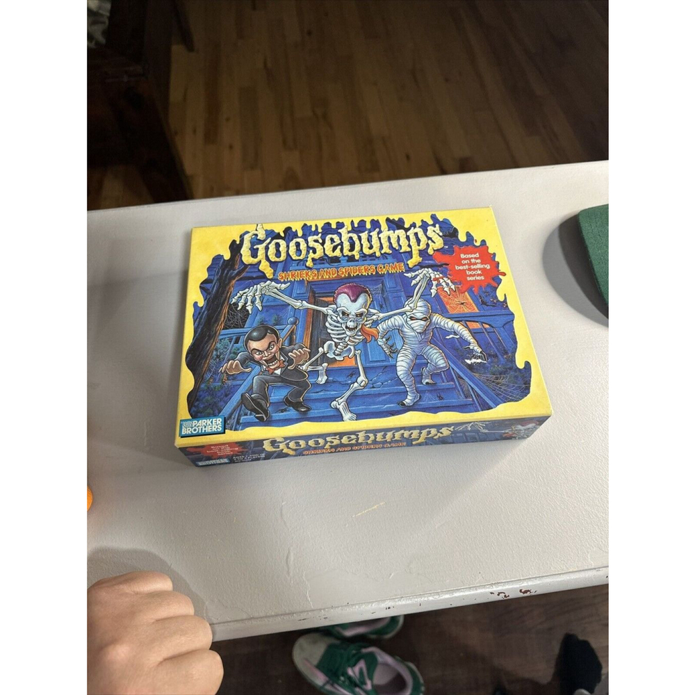 Vintage Goosebumps Board Game Shrieks & Spiders 90s Parker Brothers